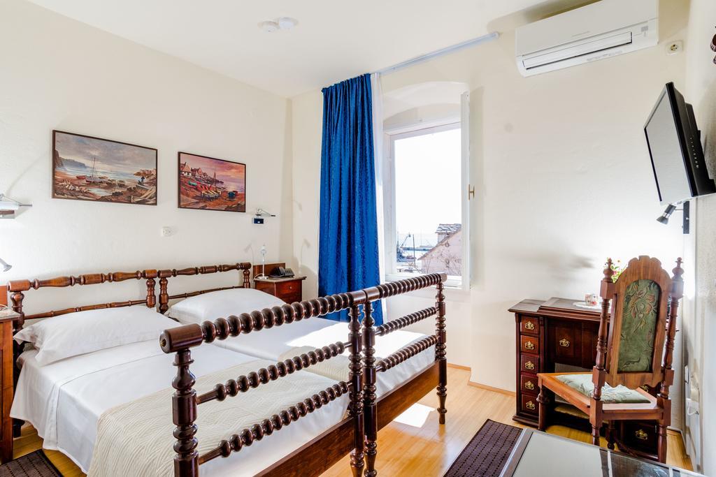 Rooms Miron - Adults Only Sumartin Bagian luar foto