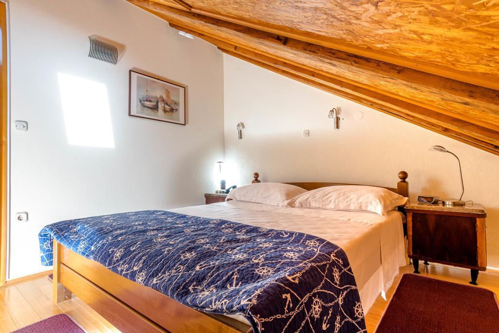 Rooms Miron - Adults Only Sumartin Bagian luar foto