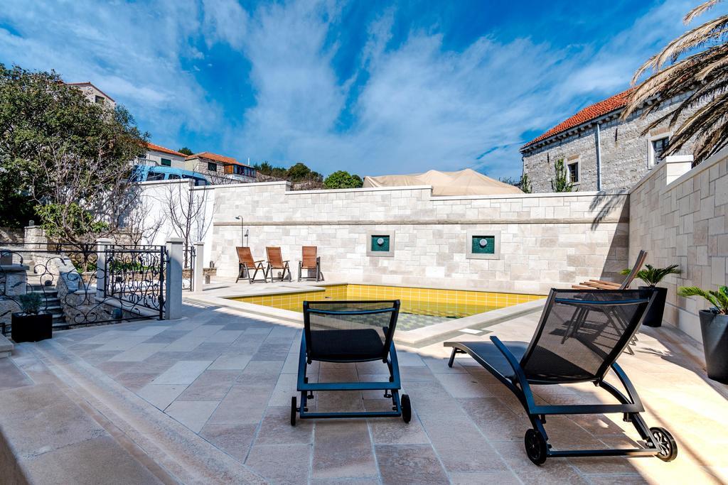 Rooms Miron - Adults Only Sumartin Bagian luar foto